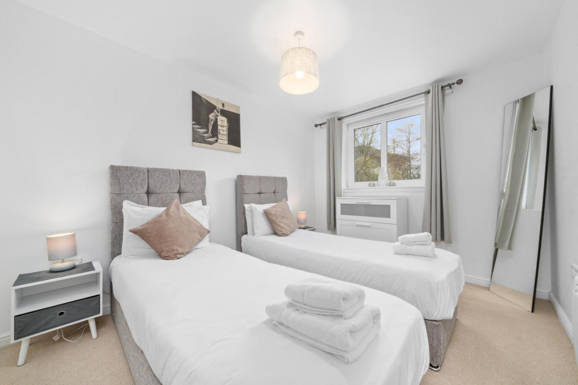 Saughton Suite With Views Of Water Of Leith Édimbourg Extérieur photo