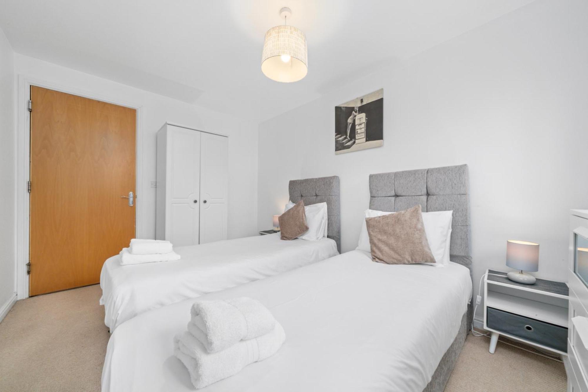 Saughton Suite With Views Of Water Of Leith Édimbourg Extérieur photo